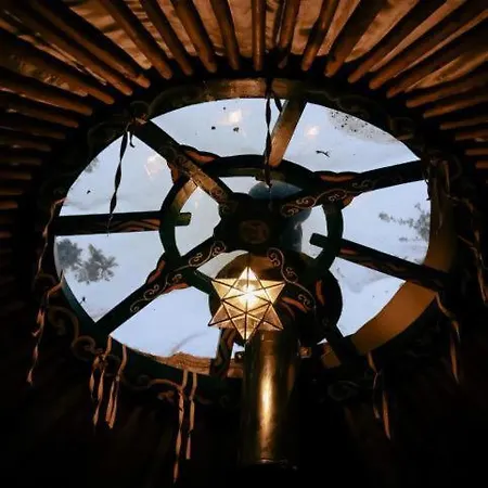 Luxury tent Eisa Yurt York